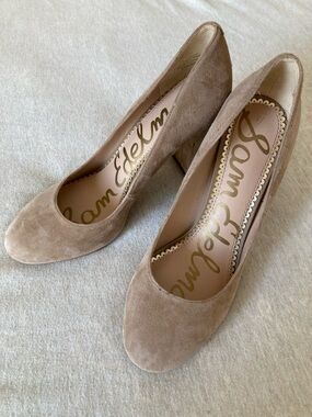 Sam Edelman Taupe Suede Round-Toe Pumps Size 7